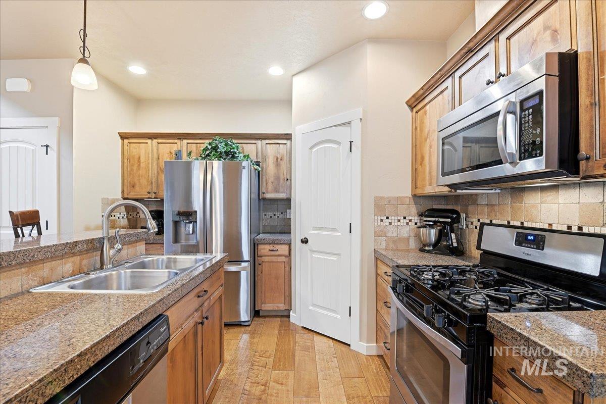 4406 S Axiom Ave, Boise, Idaho 83716, 3 Bedrooms, 2.5 Bathrooms, Residential For Sale, Price $549,990, 98983224