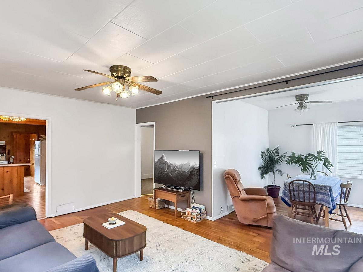 110 W Market Street, Cascade, Idaho 83611, 3 Bedrooms, 1 Bathroom, Residential For Sale, Price $339,000,MLS 98983226