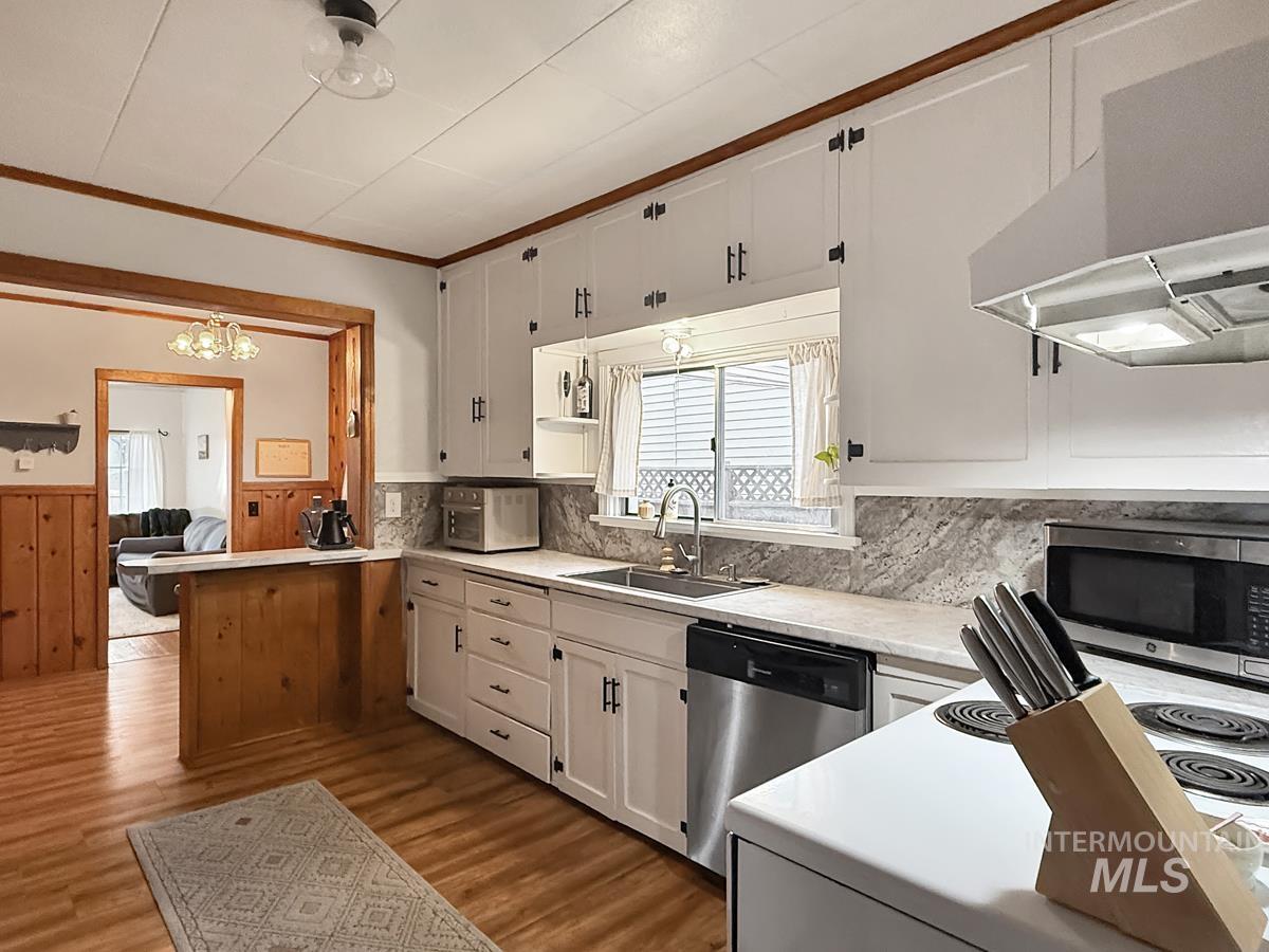 110 W Market Street, Cascade, Idaho 83611, 3 Bedrooms, 1 Bathroom, Residential For Sale, Price $339,000,MLS 98983226