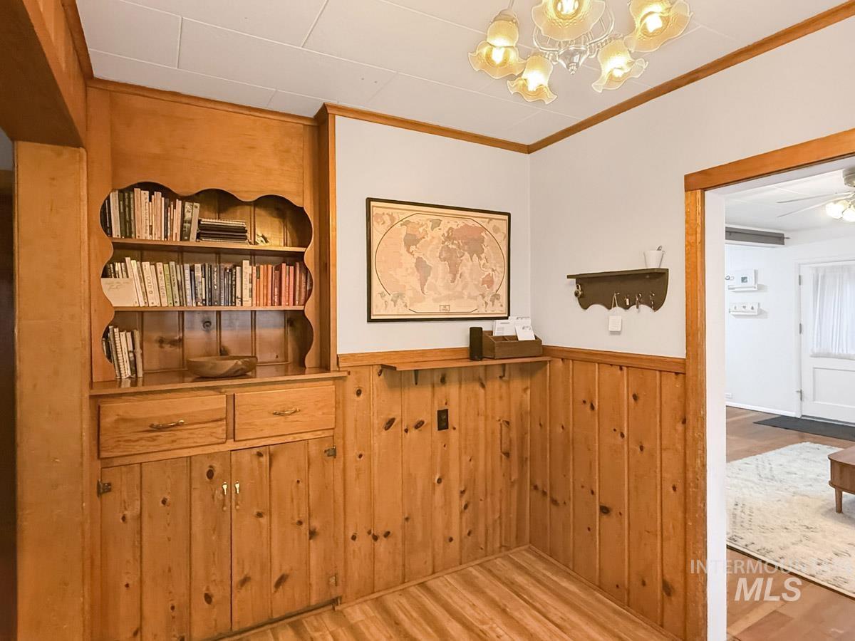 110 W Market Street, Cascade, Idaho 83611, 3 Bedrooms, 1 Bathroom, Residential For Sale, Price $339,000,MLS 98983226