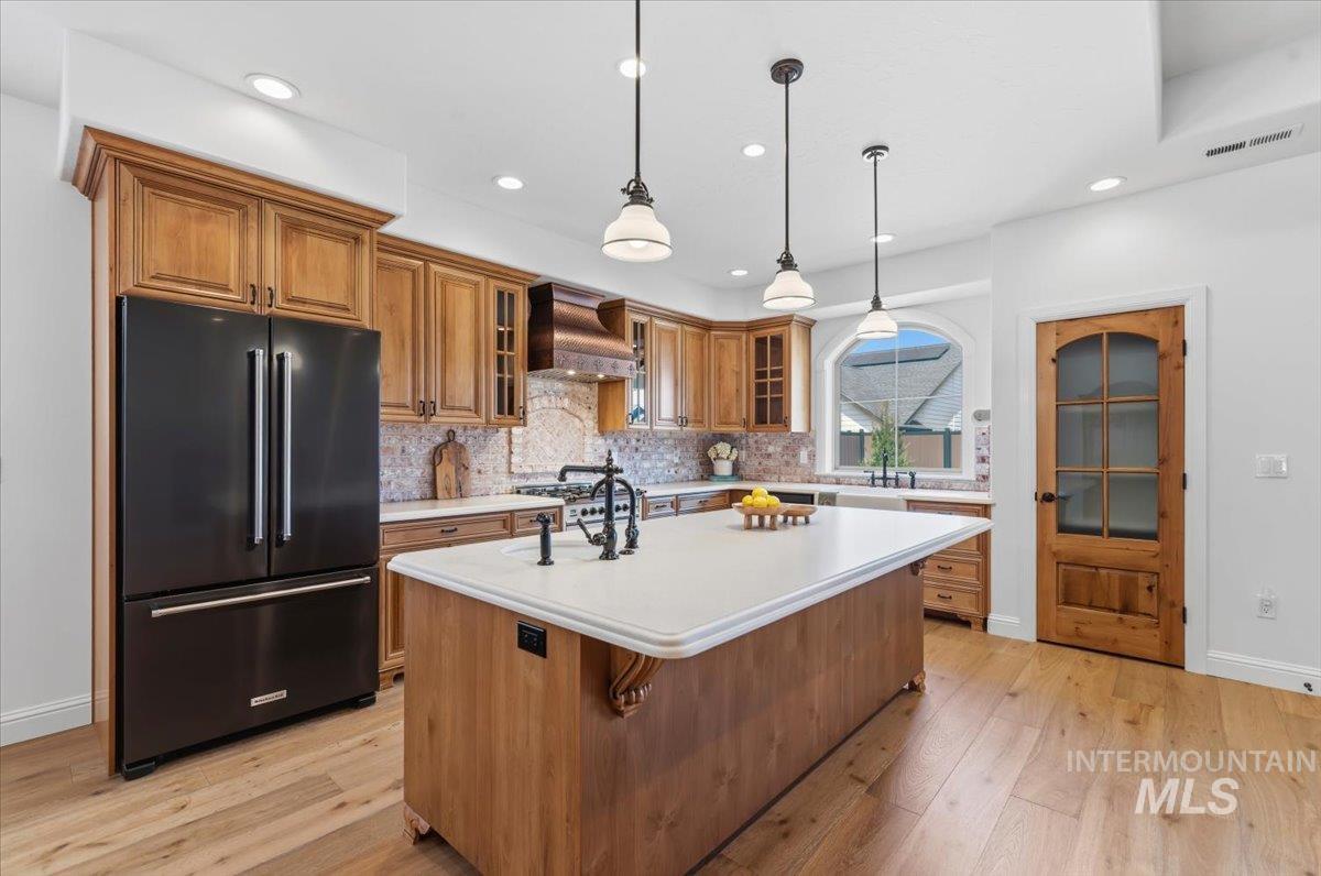 2016 E Mainacht St, Meridian, Idaho 83642, 3 Bedrooms, 2.5 Bathrooms, Residential For Sale, Price $749,900, 98983227