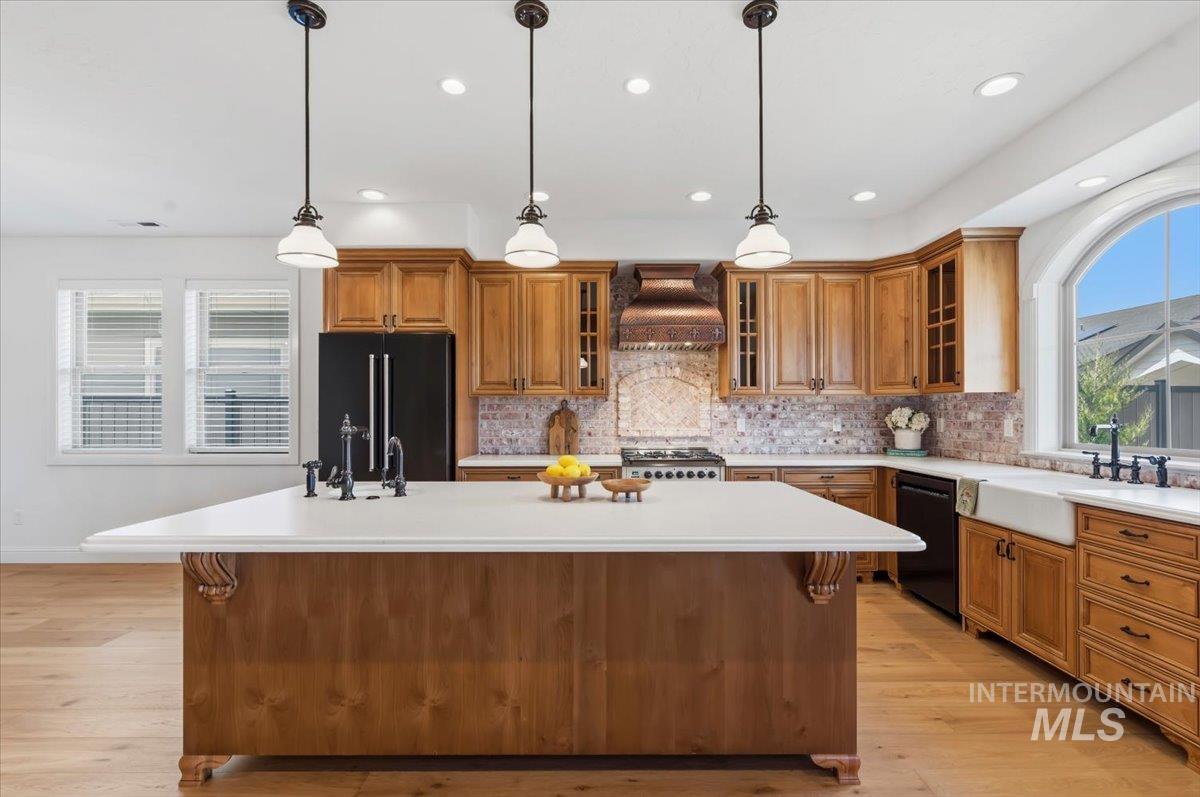 2016 E Mainacht St, Meridian, Idaho 83642, 3 Bedrooms, 2.5 Bathrooms, Residential For Sale, Price $749,900, 98983227