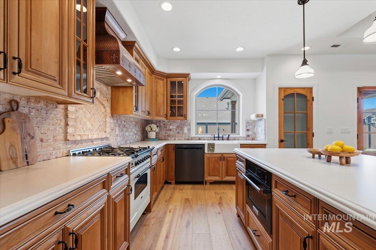 2016 E Mainacht St, Meridian, Idaho 83642, 3 Bedrooms, 2.5 Bathrooms, Residential For Sale, Price $749,900, 98983227