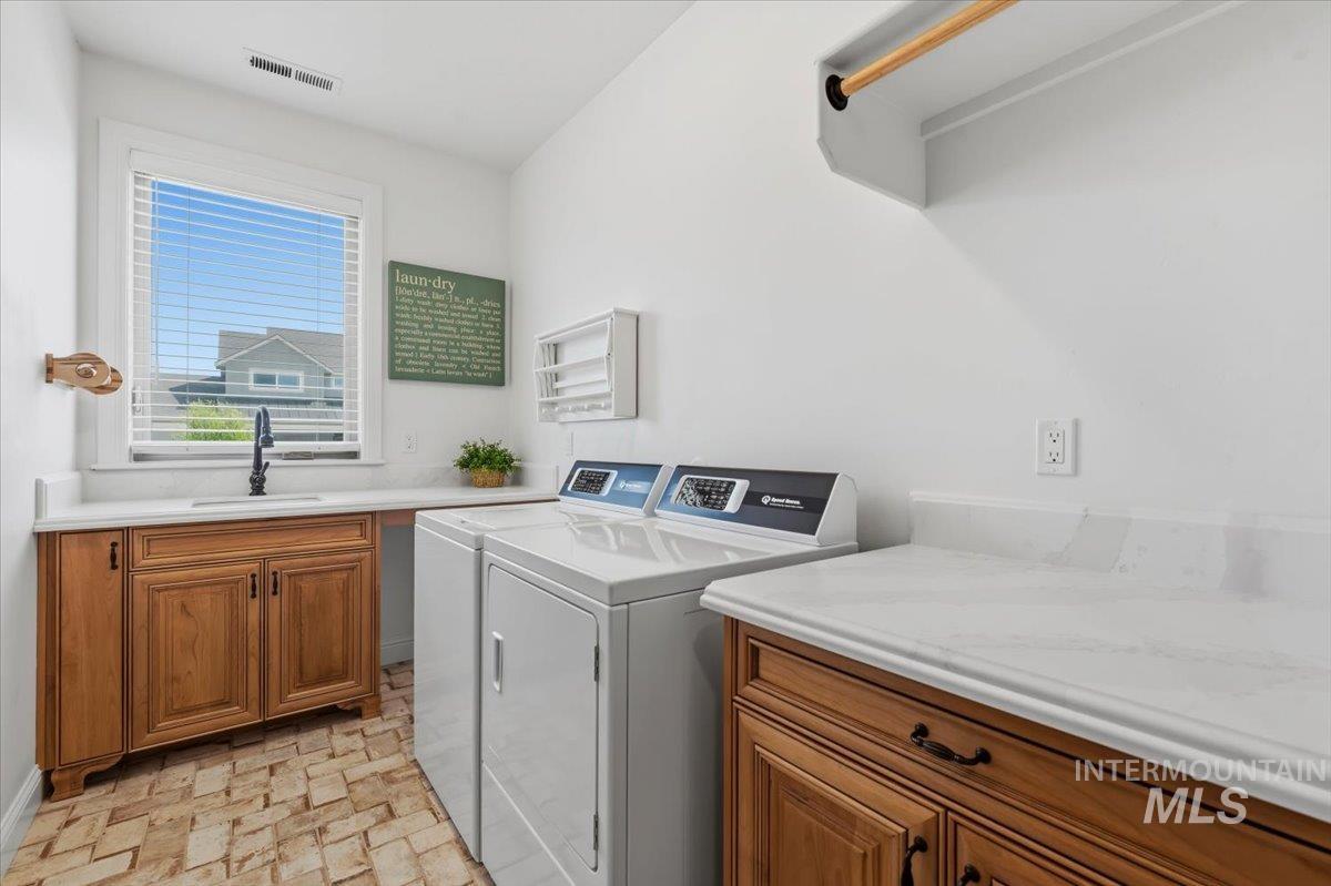 2016 E Mainacht St, Meridian, Idaho 83642, 3 Bedrooms, 2.5 Bathrooms, Residential For Sale, Price $749,900,MLS 98983227