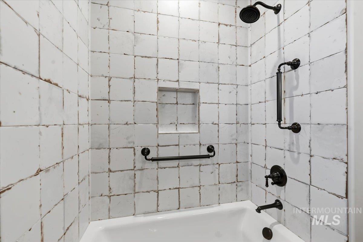 2016 E Mainacht St, Meridian, Idaho 83642, 3 Bedrooms, 2.5 Bathrooms, Residential For Sale, Price $749,900, 98983227