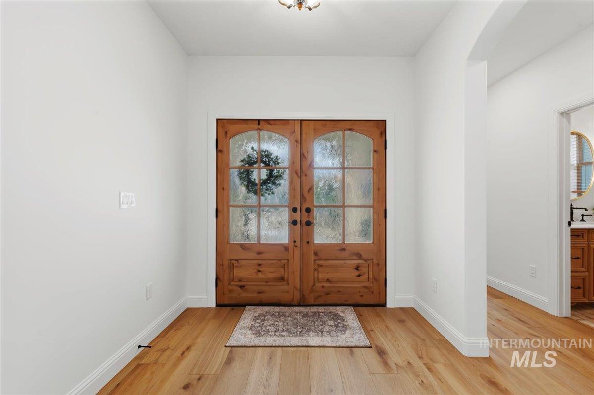 2016 E Mainacht St, Meridian, Idaho 83642, 3 Bedrooms, 2.5 Bathrooms, Residential For Sale, Price $749,900, 98983227