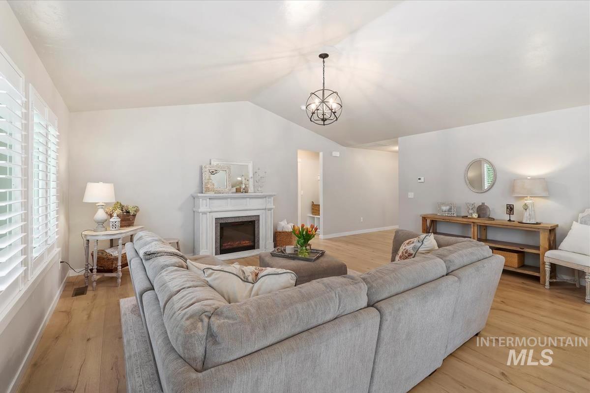 2404 E Clackamas Ct, Eagle, Idaho 83616, 3 Bedrooms, 2 Bathrooms, Residential For Sale, Price $539,900, 98983229