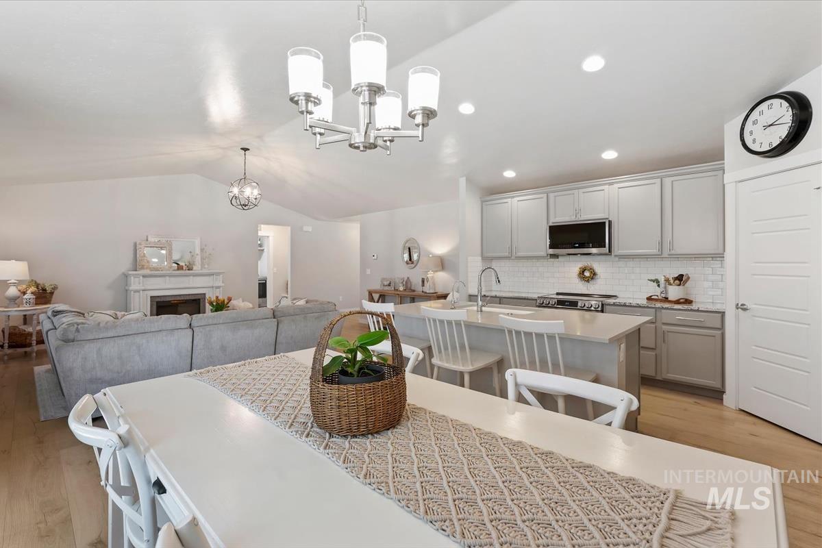 2404 E Clackamas Ct, Eagle, Idaho 83616, 3 Bedrooms, 2 Bathrooms, Residential For Sale, Price $539,900, 98983229