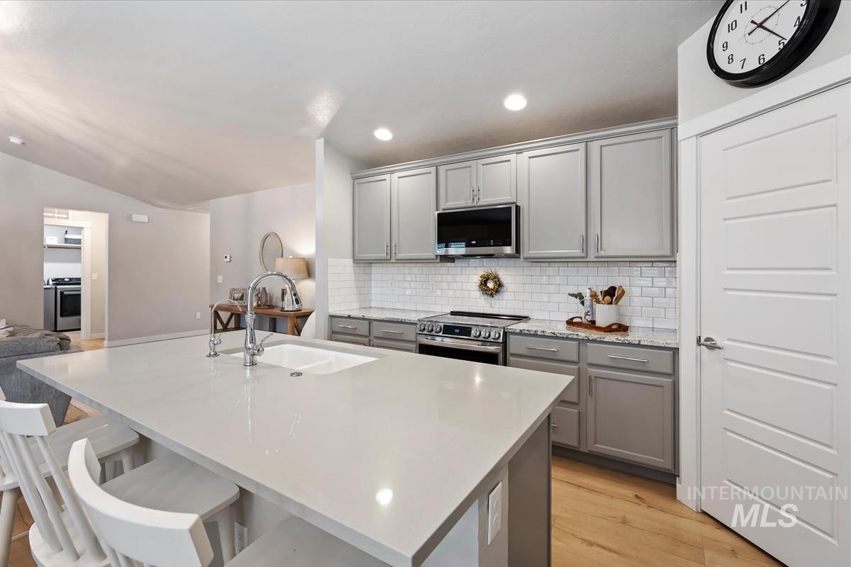 2404 E Clackamas Ct, Eagle, Idaho 83616, 3 Bedrooms, 2 Bathrooms, Residential For Sale, Price $539,900, 98983229