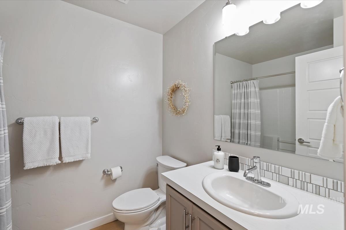 2404 E Clackamas Ct, Eagle, Idaho 83616, 3 Bedrooms, 2 Bathrooms, Residential For Sale, Price $539,900, 98983229