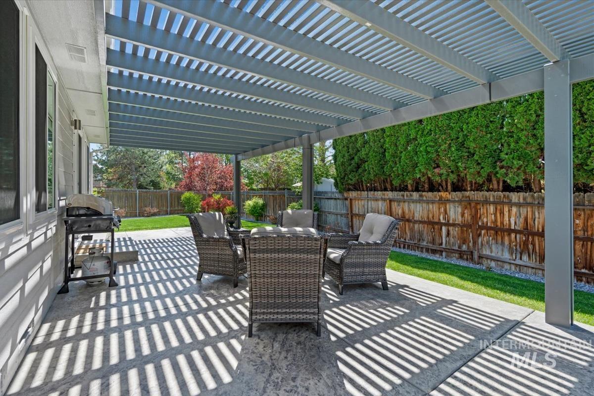 2404 E Clackamas Ct, Eagle, Idaho 83616, 3 Bedrooms, 2 Bathrooms, Residential For Sale, Price $539,900, 98983229