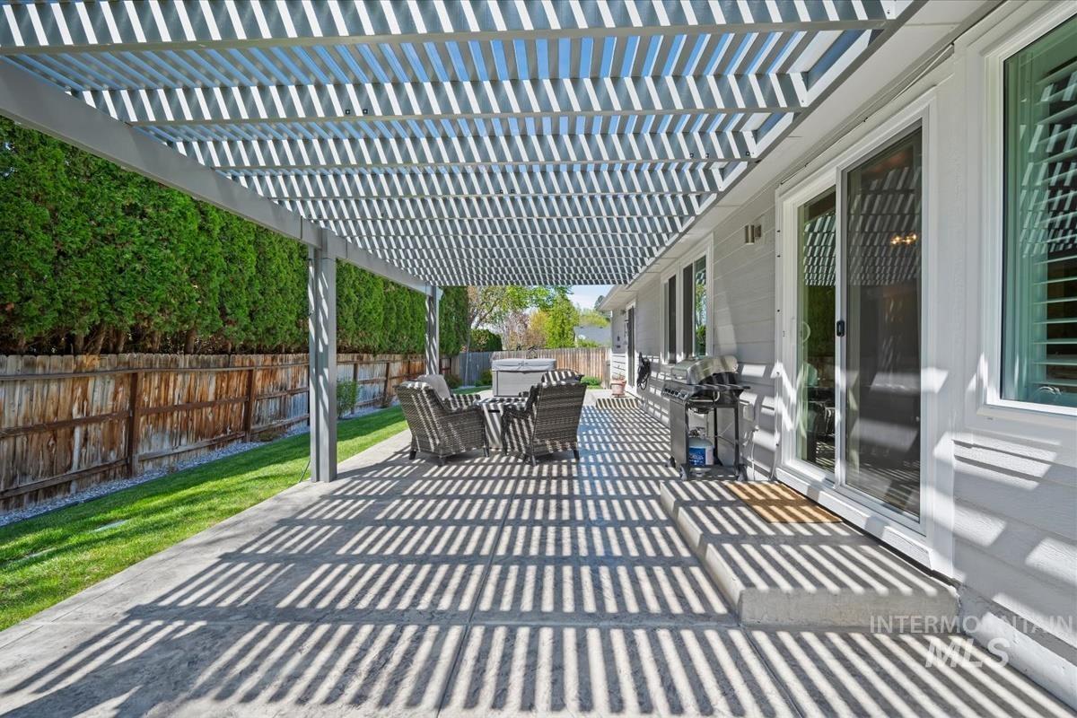 2404 E Clackamas Ct, Eagle, Idaho 83616, 3 Bedrooms, 2 Bathrooms, Residential For Sale, Price $539,900, 98983229