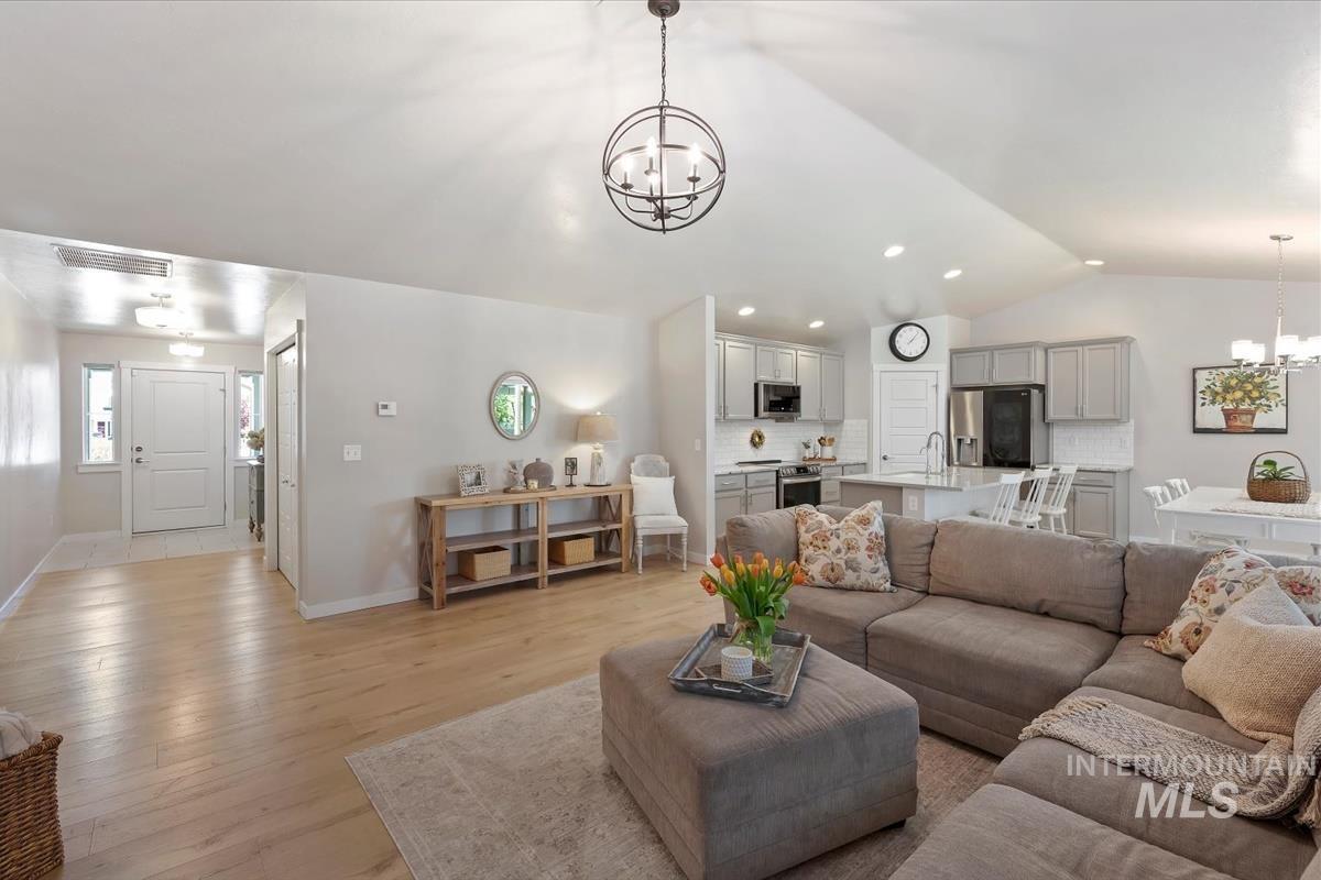 2404 E Clackamas Ct, Eagle, Idaho 83616, 3 Bedrooms, 2 Bathrooms, Residential For Sale, Price $539,900, 98983229