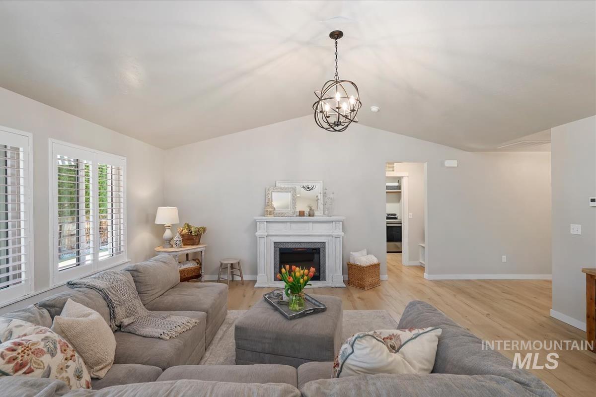 2404 E Clackamas Ct, Eagle, Idaho 83616, 3 Bedrooms, 2 Bathrooms, Residential For Sale, Price $539,900, 98983229