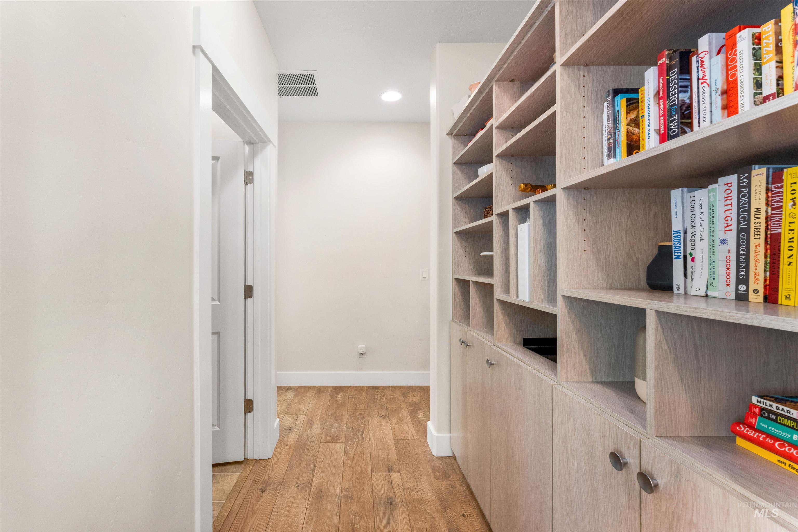 1485 W Aspen Cove Dr, Meridian, Idaho 83642, 5 Bedrooms, 3.5 Bathrooms, Residential For Sale, Price $814,900, 98983231