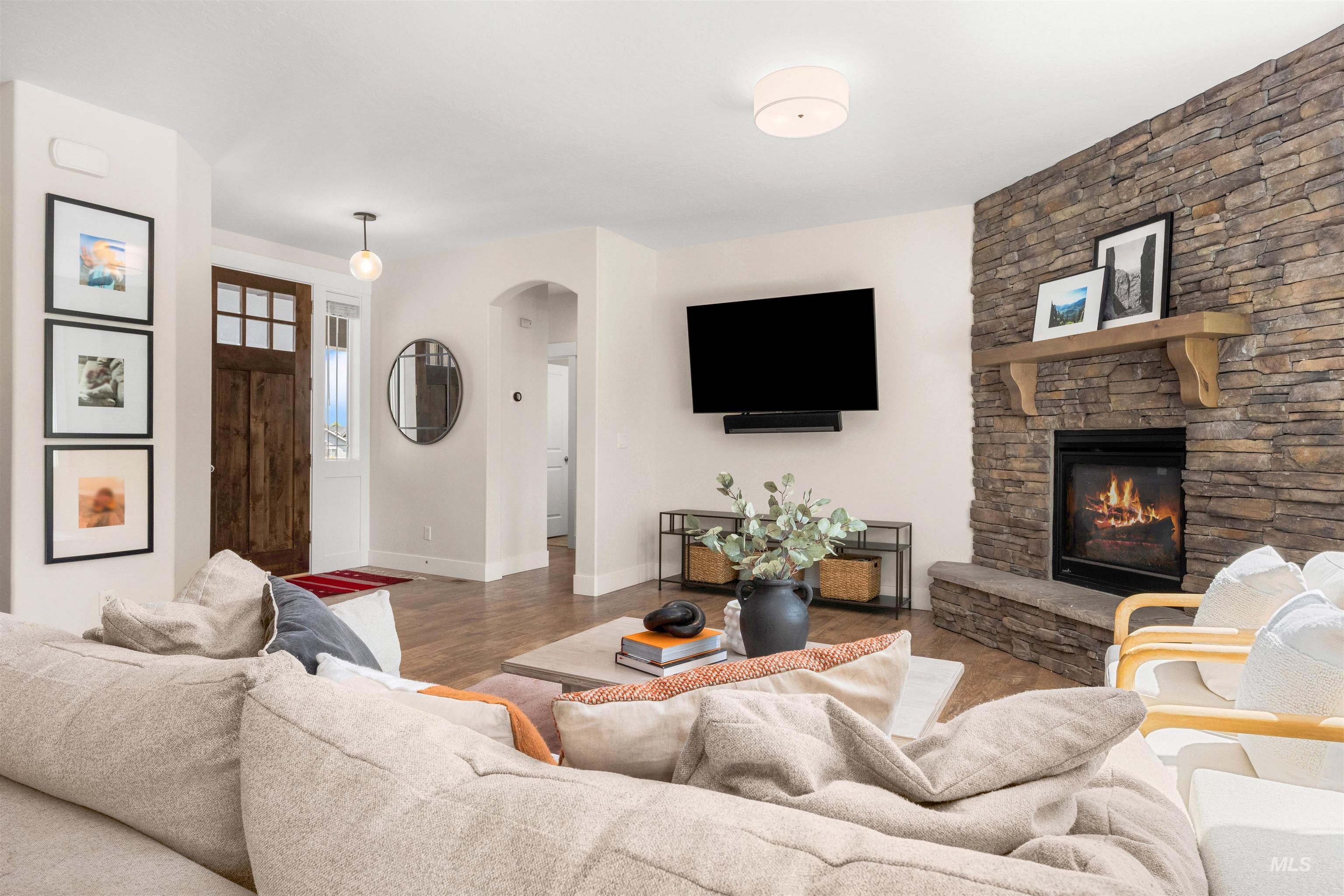 1485 W Aspen Cove Dr, Meridian, Idaho 83642, 5 Bedrooms, 3.5 Bathrooms, Residential For Sale, Price $814,900, 98983231