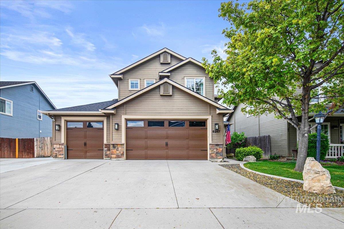 6247 N Spurwing Way, Meridian, Idaho 83646, 5 Bedrooms, 2.5 Bathrooms, Residential For Sale, Price $575,000, 98983234