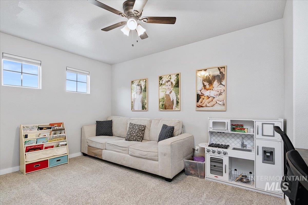 6247 N Spurwing Way, Meridian, Idaho 83646, 5 Bedrooms, 2.5 Bathrooms, Residential For Sale, Price $575,000, 98983234