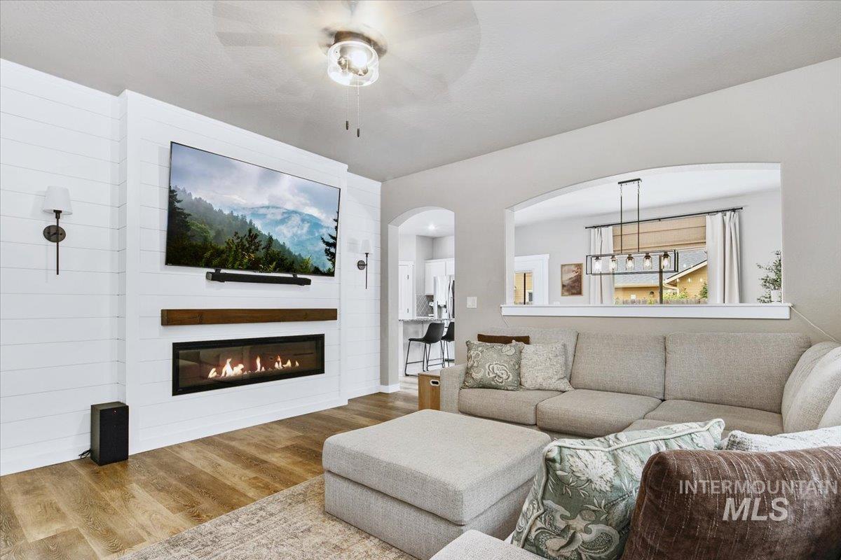 6247 N Spurwing Way, Meridian, Idaho 83646, 5 Bedrooms, 2.5 Bathrooms, Residential For Sale, Price $575,000, 98983234