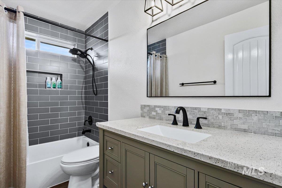 6247 N Spurwing Way, Meridian, Idaho 83646, 5 Bedrooms, 2.5 Bathrooms, Residential For Sale, Price $575,000, 98983234