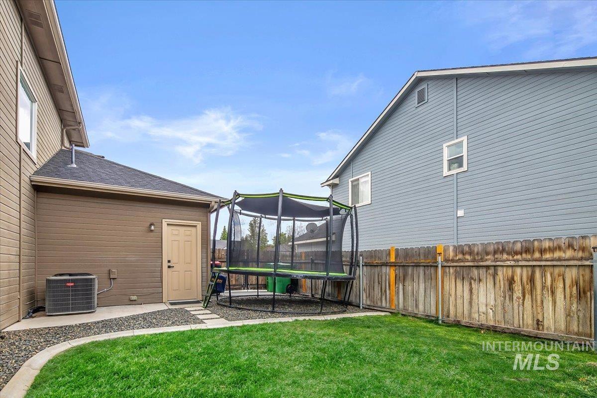 6247 N Spurwing Way, Meridian, Idaho 83646, 5 Bedrooms, 2.5 Bathrooms, Residential For Sale, Price $575,000, 98983234