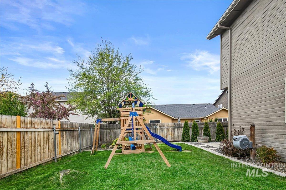 6247 N Spurwing Way, Meridian, Idaho 83646, 5 Bedrooms, 2.5 Bathrooms, Residential For Sale, Price $575,000, 98983234