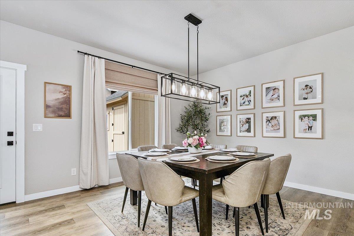 6247 N Spurwing Way, Meridian, Idaho 83646, 5 Bedrooms, 2.5 Bathrooms, Residential For Sale, Price $575,000, 98983234