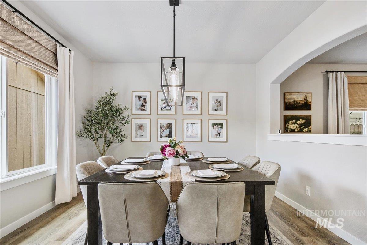 6247 N Spurwing Way, Meridian, Idaho 83646, 5 Bedrooms, 2.5 Bathrooms, Residential For Sale, Price $575,000, 98983234