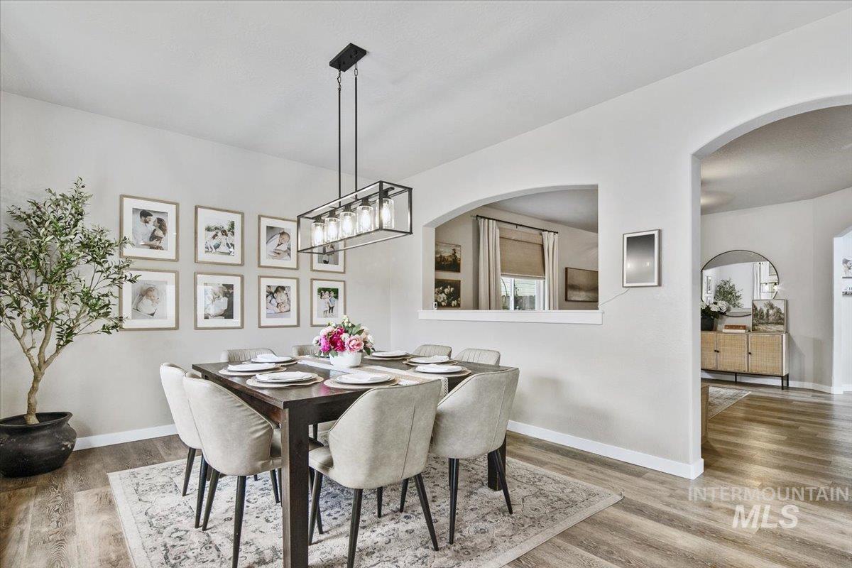 6247 N Spurwing Way, Meridian, Idaho 83646, 5 Bedrooms, 2.5 Bathrooms, Residential For Sale, Price $575,000, 98983234