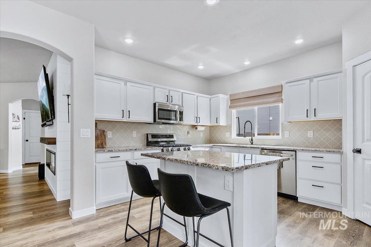 6247 N Spurwing Way, Meridian, Idaho 83646, 5 Bedrooms, 2.5 Bathrooms, Residential For Sale, Price $575,000, 98983234