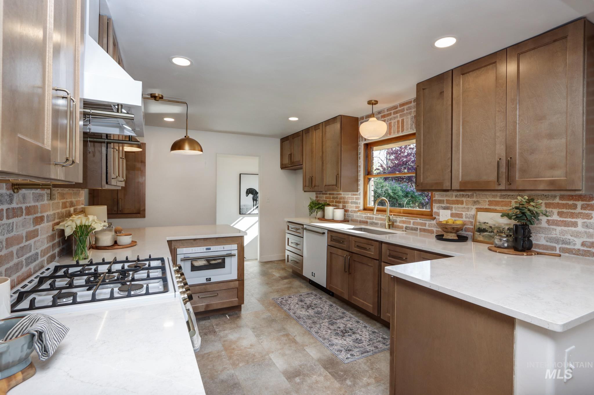 1404 S Owyhee, Boise, Idaho 83705, 3 Bedrooms, 3 Bathrooms, Residential For Sale, Price $798,900, 98983236