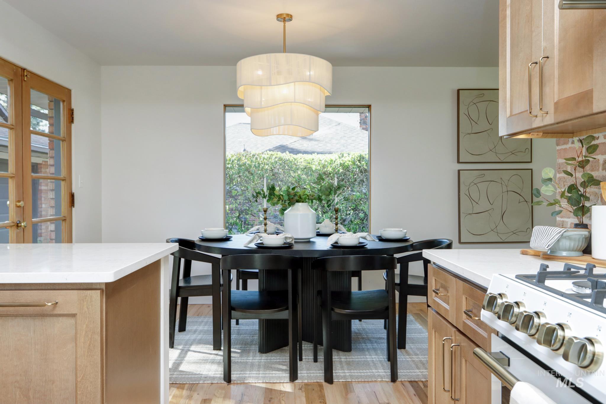 1404 S Owyhee, Boise, Idaho 83705, 3 Bedrooms, 3 Bathrooms, Residential For Sale, Price $798,900, 98983236