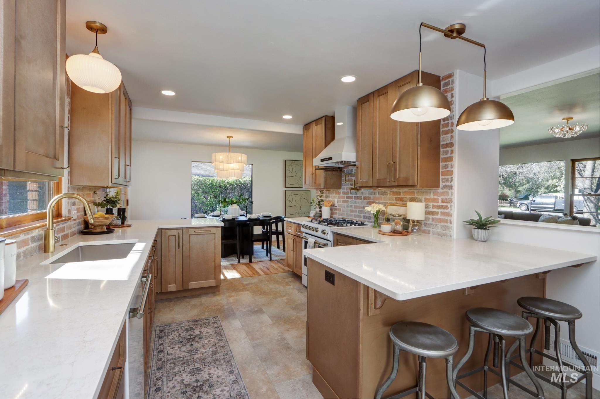 1404 S Owyhee, Boise, Idaho 83705, 3 Bedrooms, 3 Bathrooms, Residential For Sale, Price $798,900, 98983236