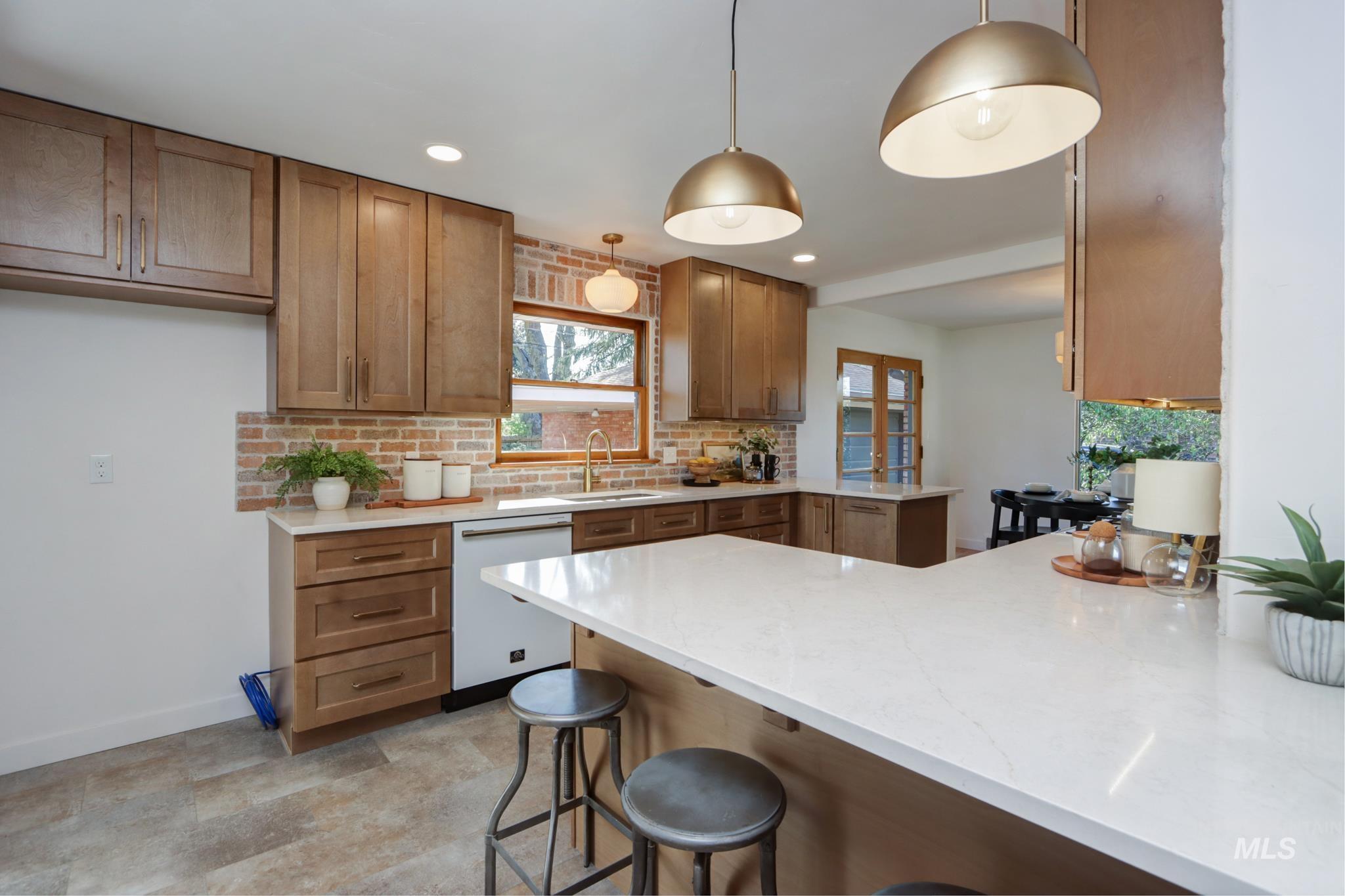 1404 S Owyhee, Boise, Idaho 83705, 3 Bedrooms, 3 Bathrooms, Residential For Sale, Price $798,900, 98983236