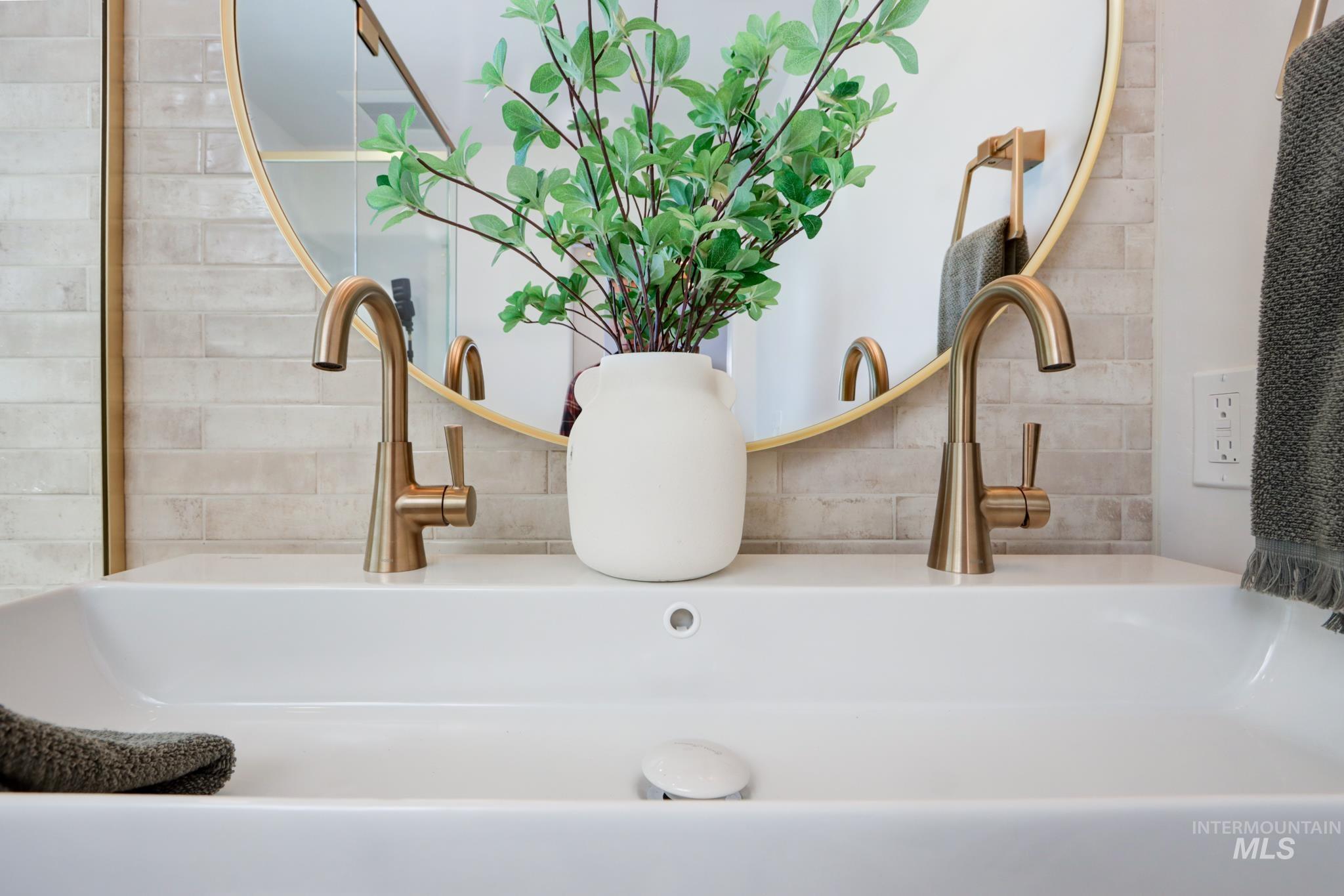 1404 S Owyhee, Boise, Idaho 83705, 3 Bedrooms, 3 Bathrooms, Residential For Sale, Price $798,900, 98983236