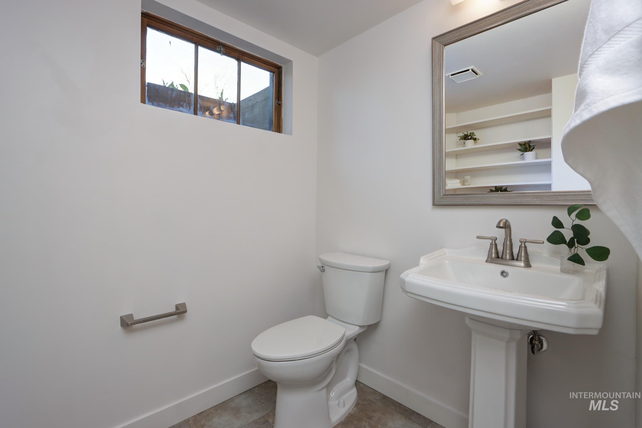 1404 S Owyhee, Boise, Idaho 83705, 3 Bedrooms, 3 Bathrooms, Residential For Sale, Price $798,900, 98983236