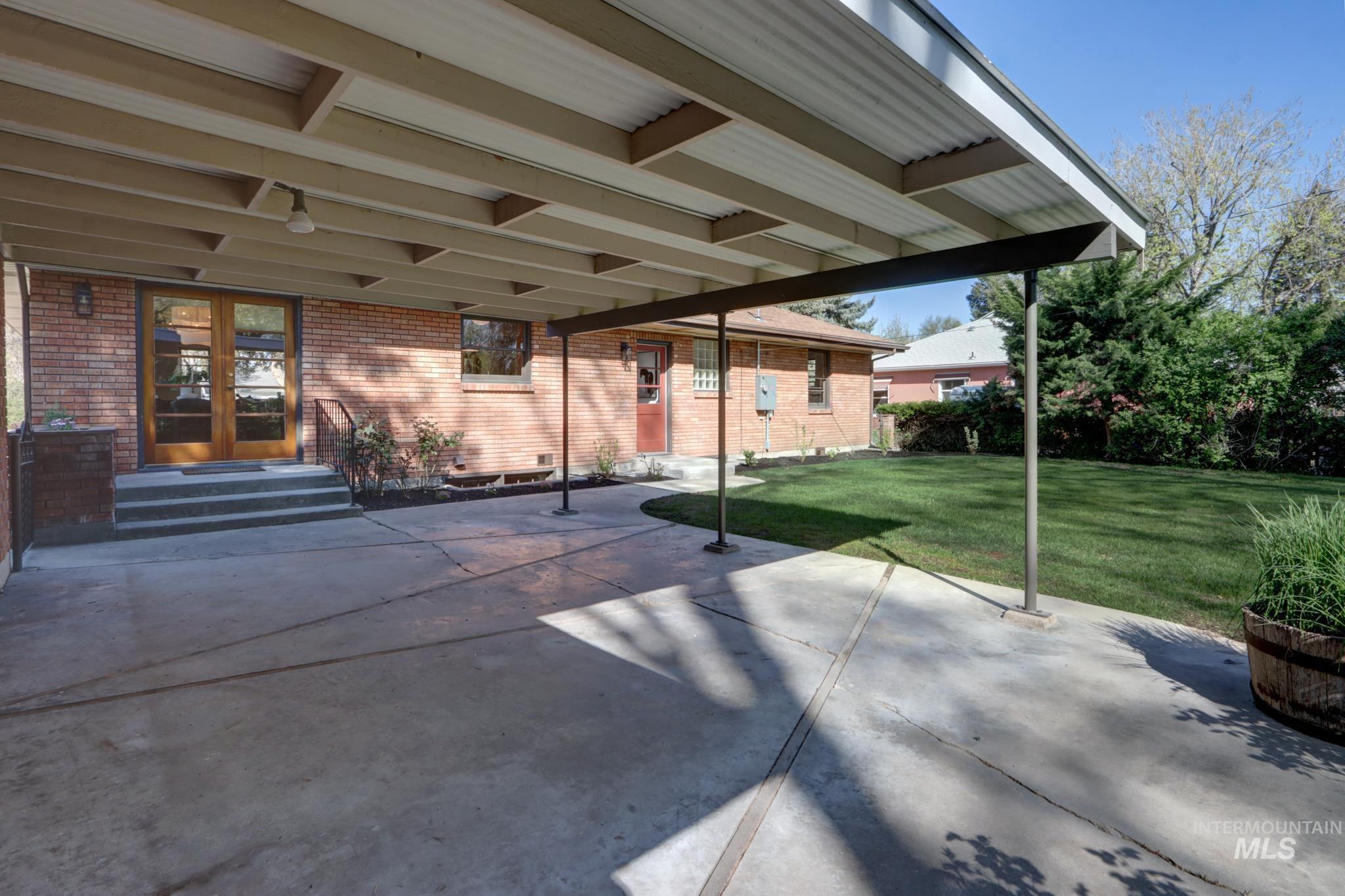 1404 S Owyhee, Boise, Idaho 83705, 3 Bedrooms, 3 Bathrooms, Residential For Sale, Price $798,900, 98983236