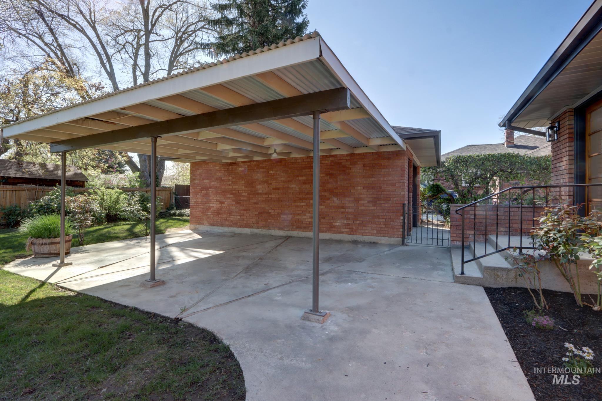 1404 S Owyhee, Boise, Idaho 83705, 3 Bedrooms, 3 Bathrooms, Residential For Sale, Price $798,900, 98983236