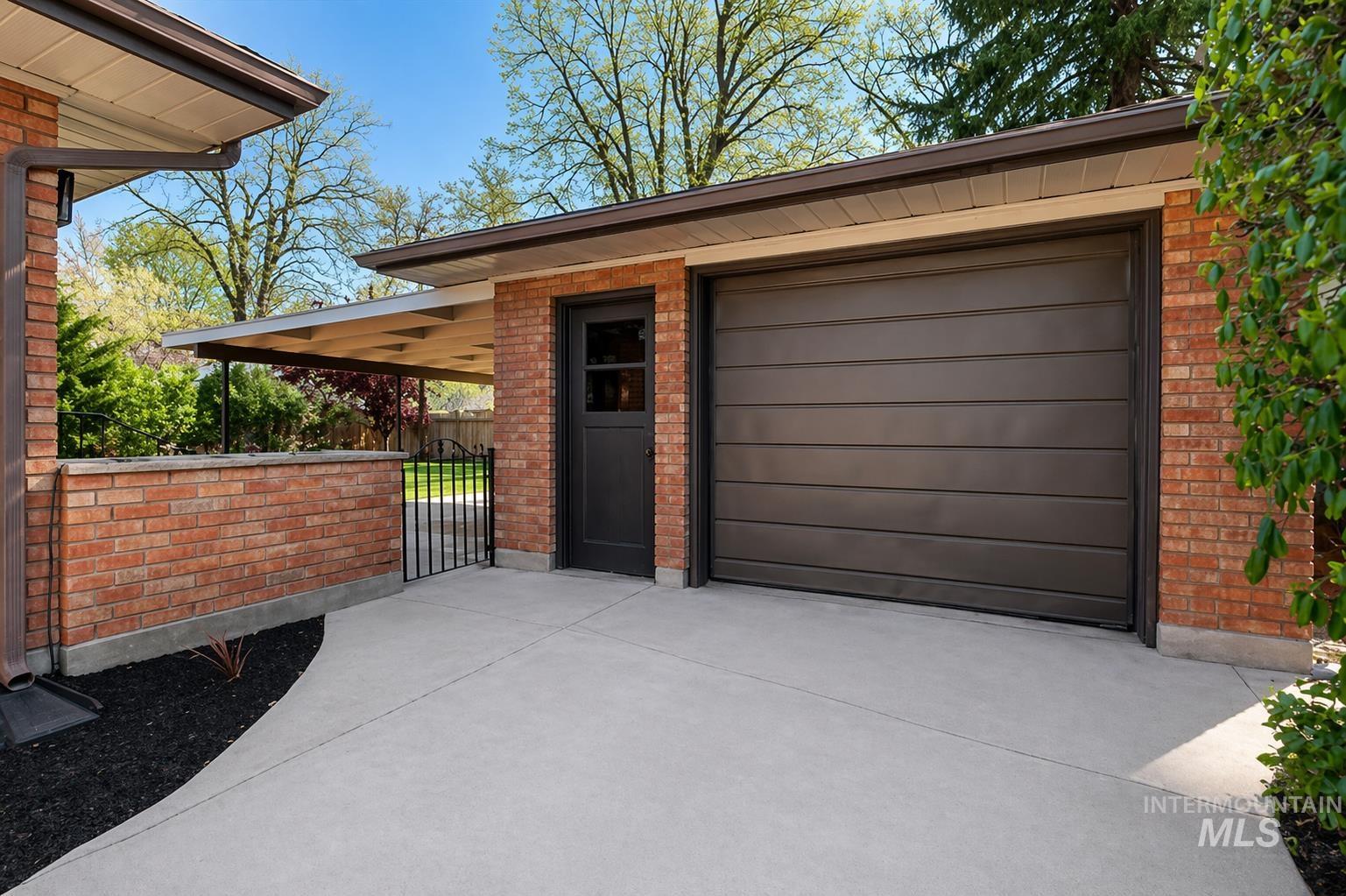 1404 S Owyhee, Boise, Idaho 83705, 3 Bedrooms, 3 Bathrooms, Residential For Sale, Price $798,900, 98983236