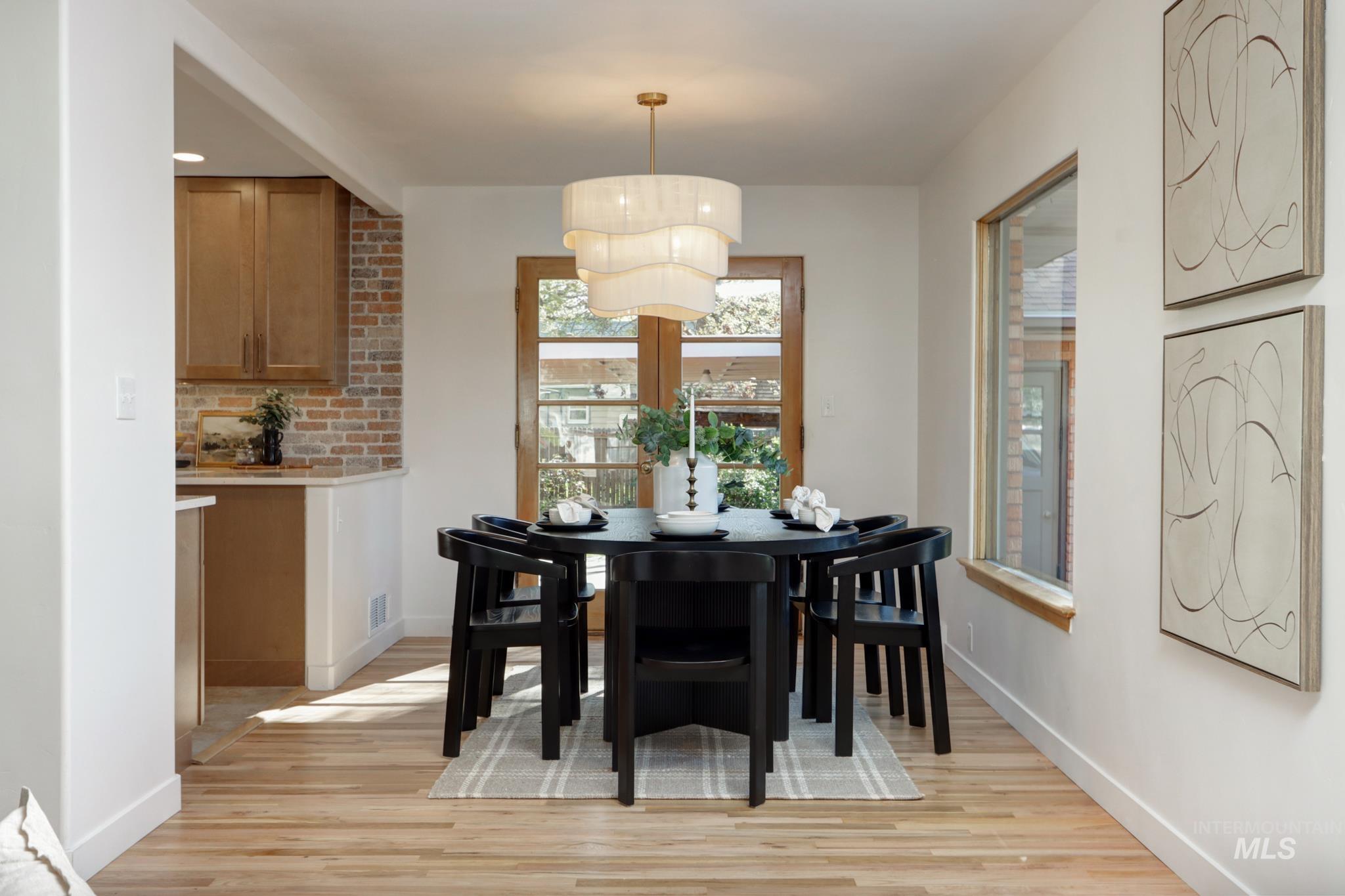 1404 S Owyhee, Boise, Idaho 83705, 3 Bedrooms, 3 Bathrooms, Residential For Sale, Price $798,900, 98983236