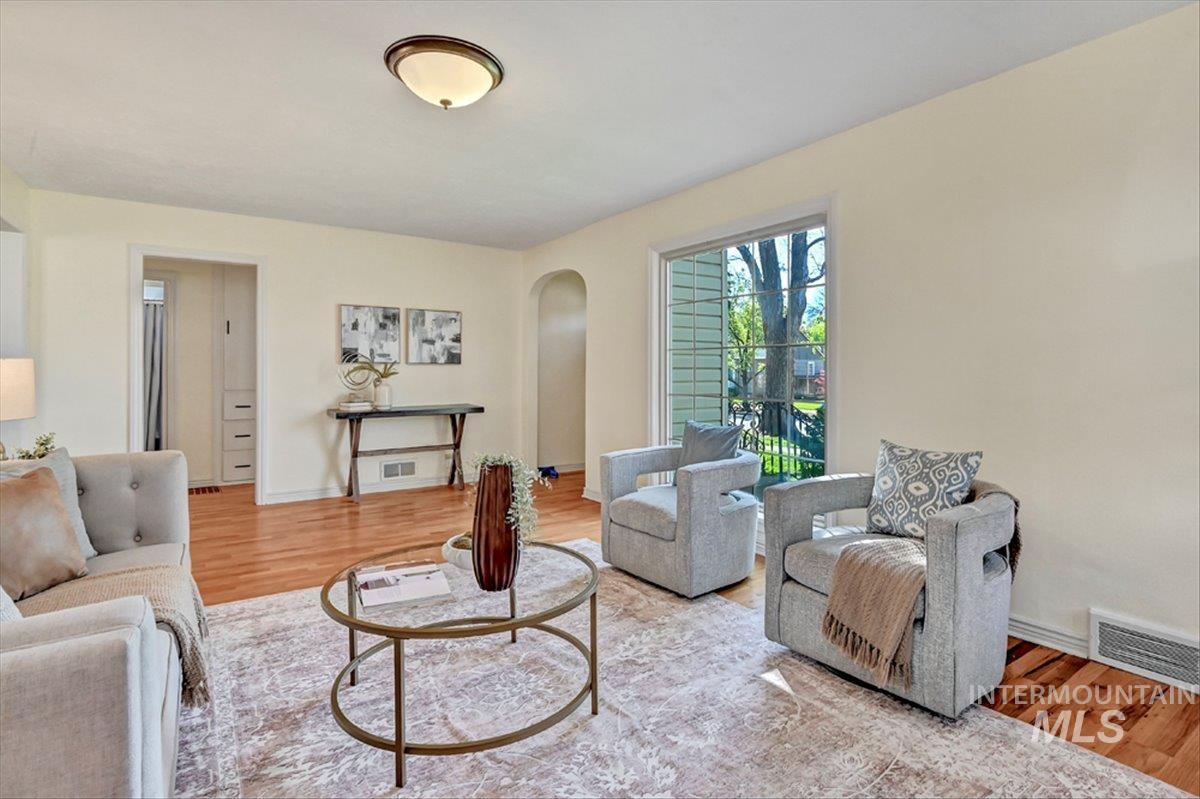 2520 W Pleasanton Ave, Boise, Idaho 83702, 4 Bedrooms, 2 Bathrooms, Residential For Sale, Price $779,000, 98983237