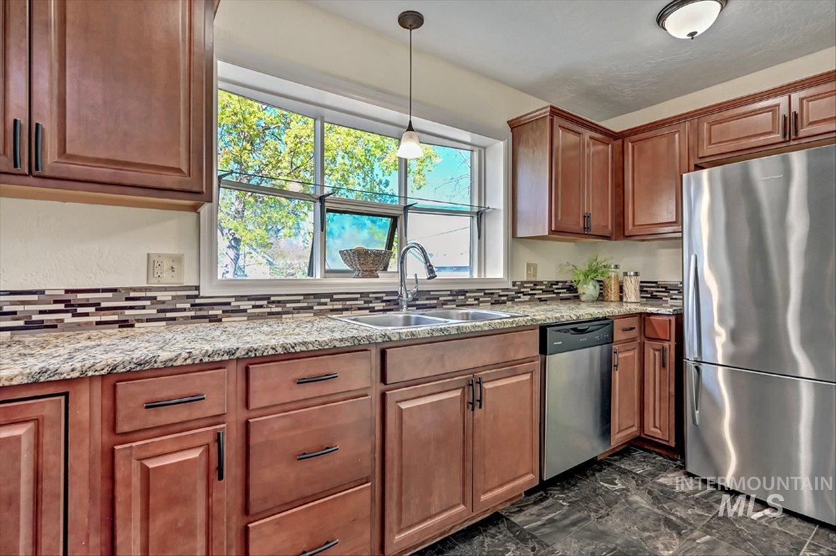 2520 W Pleasanton Ave, Boise, Idaho 83702, 4 Bedrooms, 2 Bathrooms, Residential For Sale, Price $779,000, 98983237