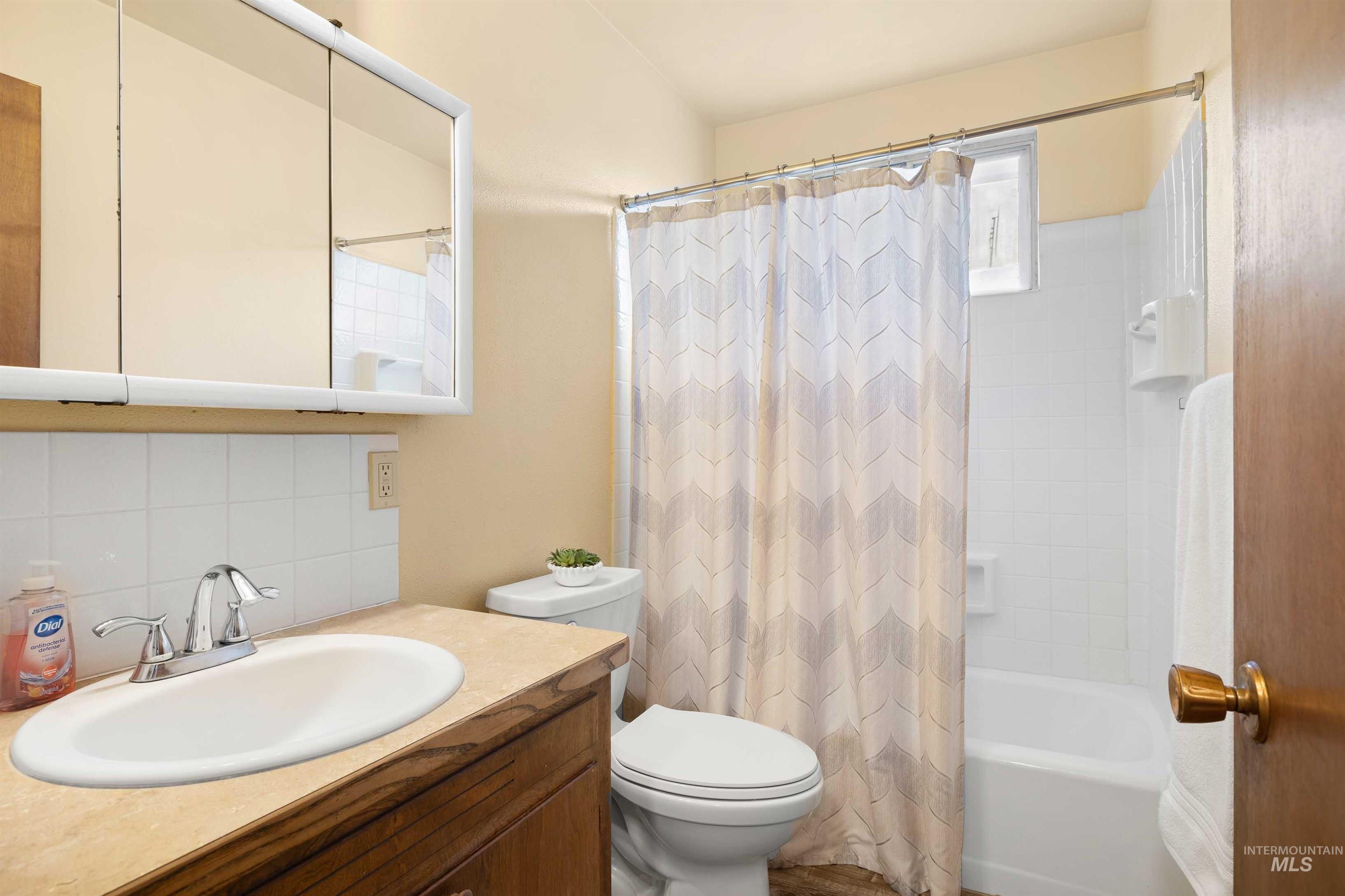 1969 9th Ave E, Twin Falls, Idaho 83301, 4 Bedrooms, 2 Bathrooms, Residential For Sale, Price $350,000,MLS 98983240