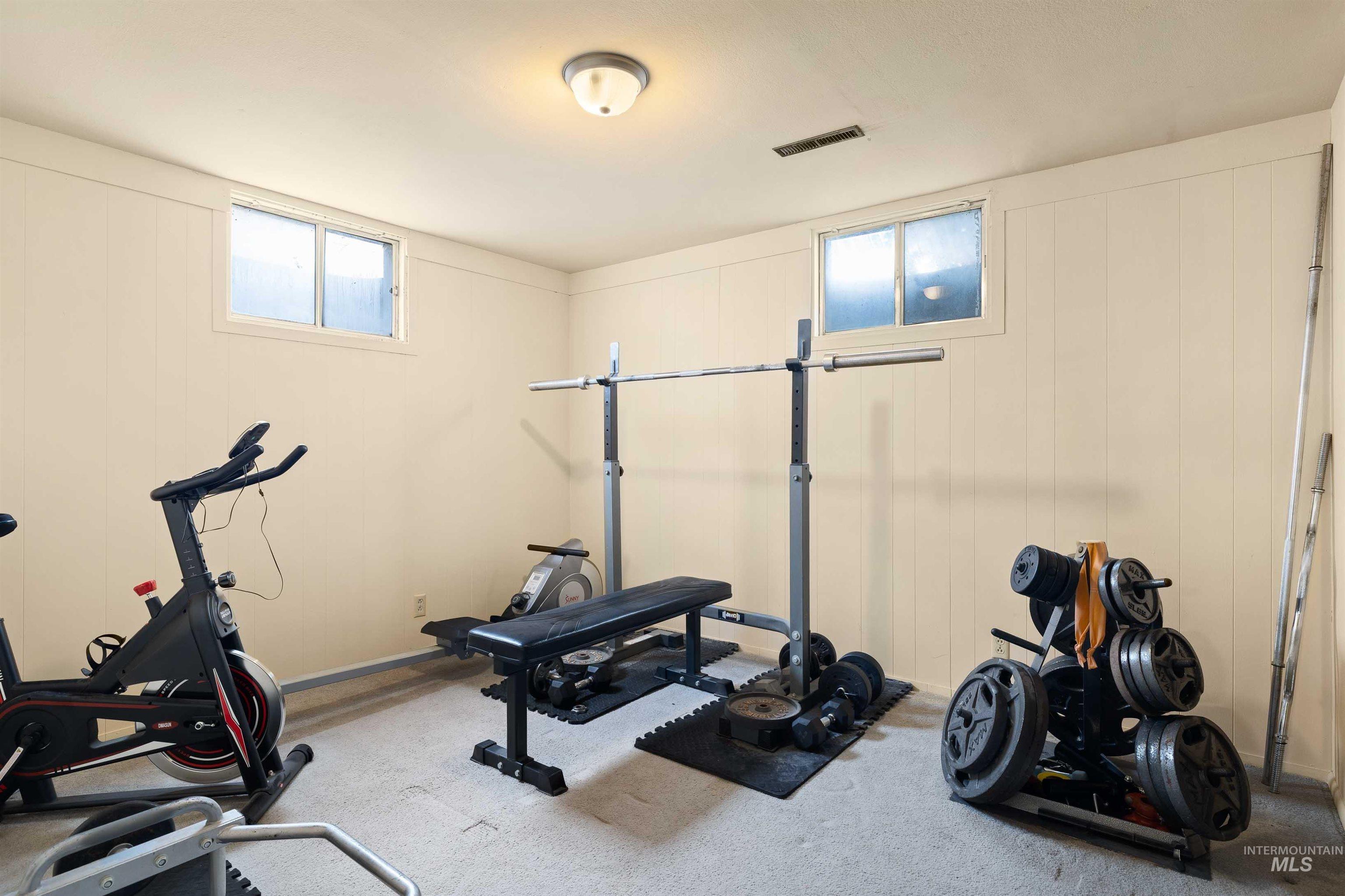 1969 9th Ave E, Twin Falls, Idaho 83301, 4 Bedrooms, 2 Bathrooms, Residential For Sale, Price $350,000,MLS 98983240