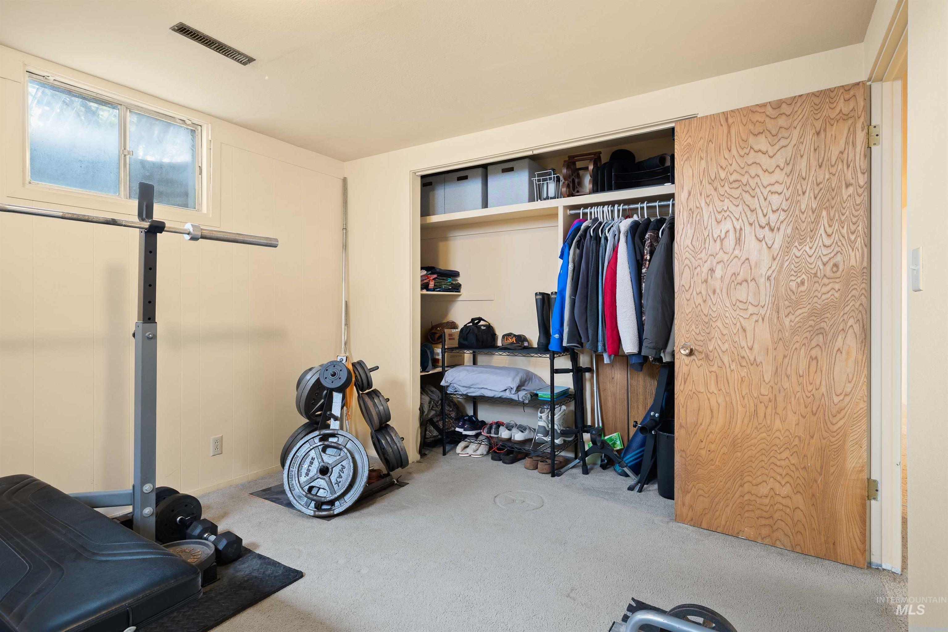 1969 9th Ave E, Twin Falls, Idaho 83301, 4 Bedrooms, 2 Bathrooms, Residential For Sale, Price $350,000,MLS 98983240