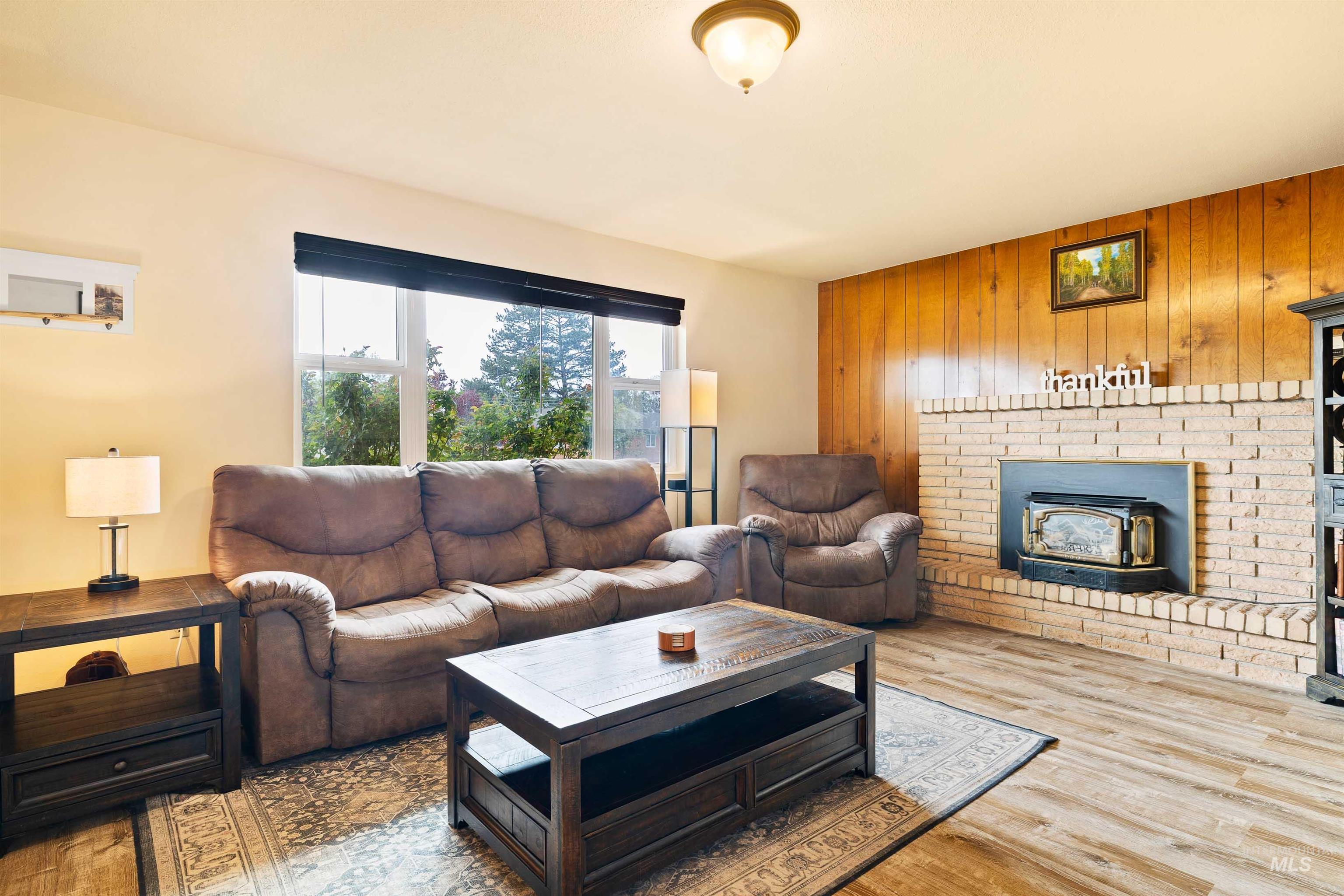 1969 9th Ave E, Twin Falls, Idaho 83301, 4 Bedrooms, 2 Bathrooms, Residential For Sale, Price $350,000,MLS 98983240