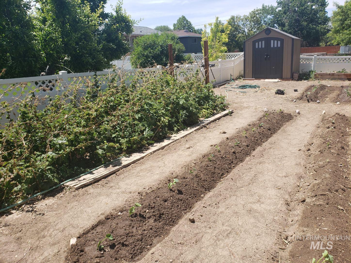 1969 9th Ave E, Twin Falls, Idaho 83301, 4 Bedrooms, 2 Bathrooms, Residential For Sale, Price $350,000,MLS 98983240