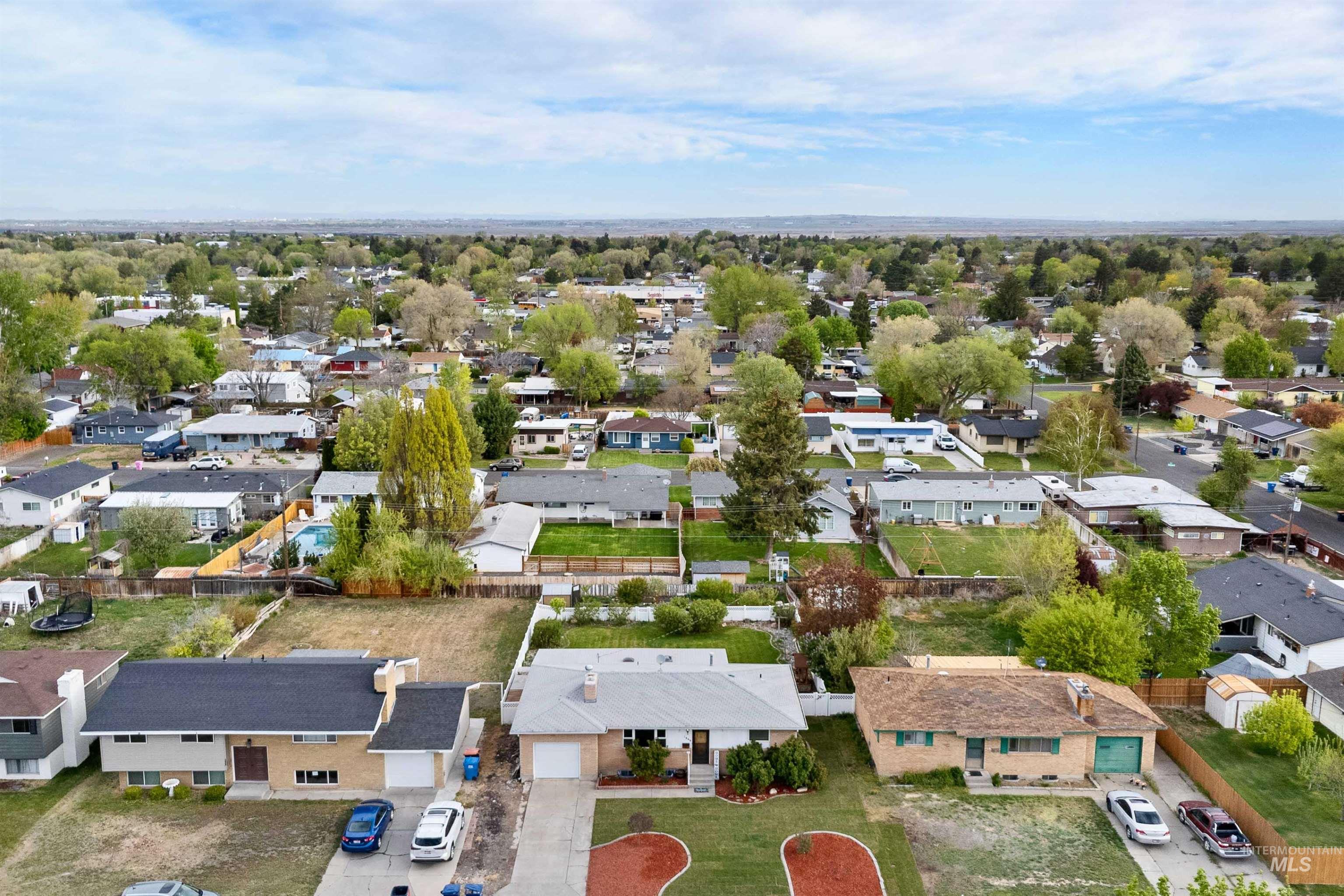 1969 9th Ave E, Twin Falls, Idaho 83301, 4 Bedrooms, 2 Bathrooms, Residential For Sale, Price $350,000,MLS 98983240