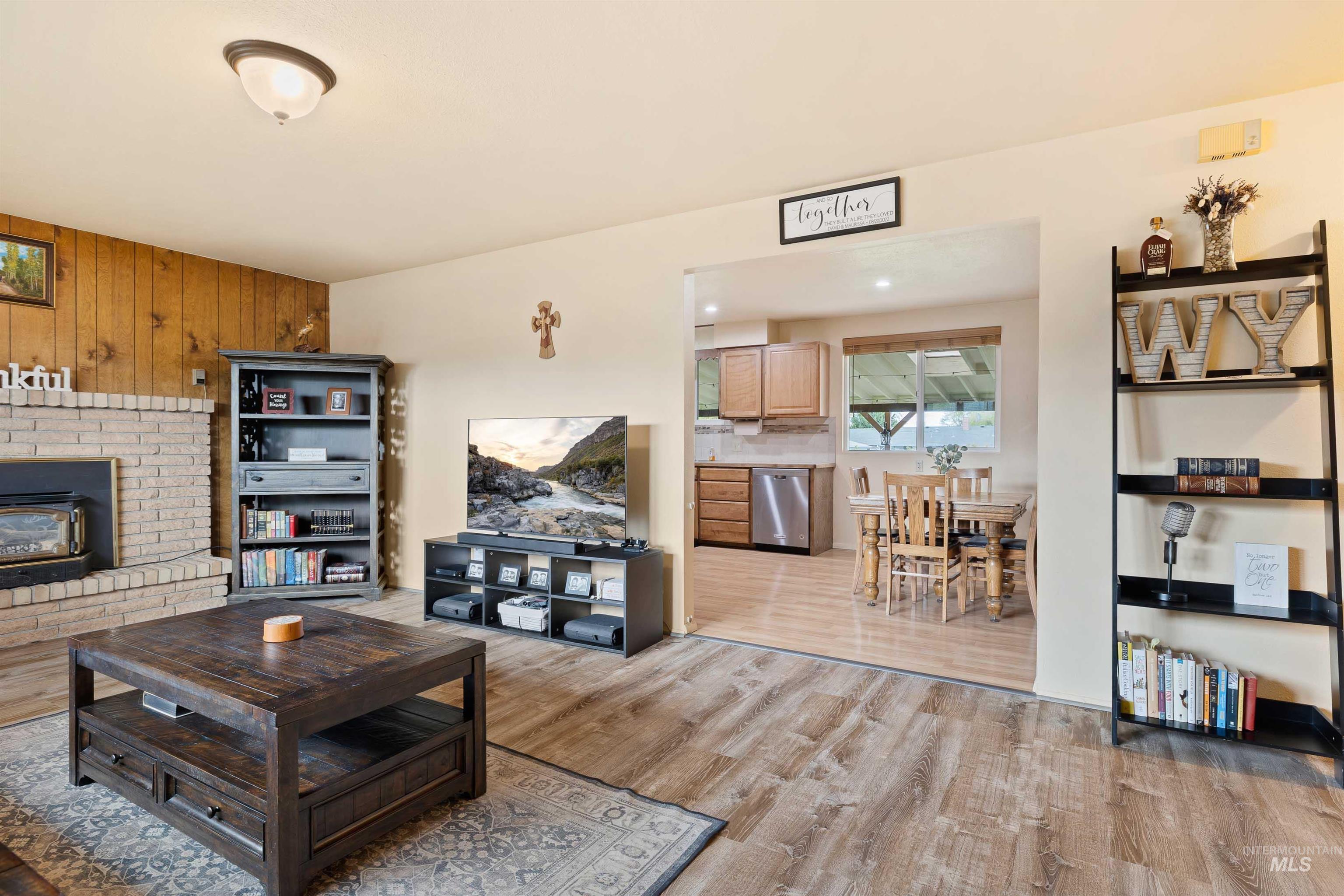 1969 9th Ave E, Twin Falls, Idaho 83301, 4 Bedrooms, 2 Bathrooms, Residential For Sale, Price $350,000,MLS 98983240