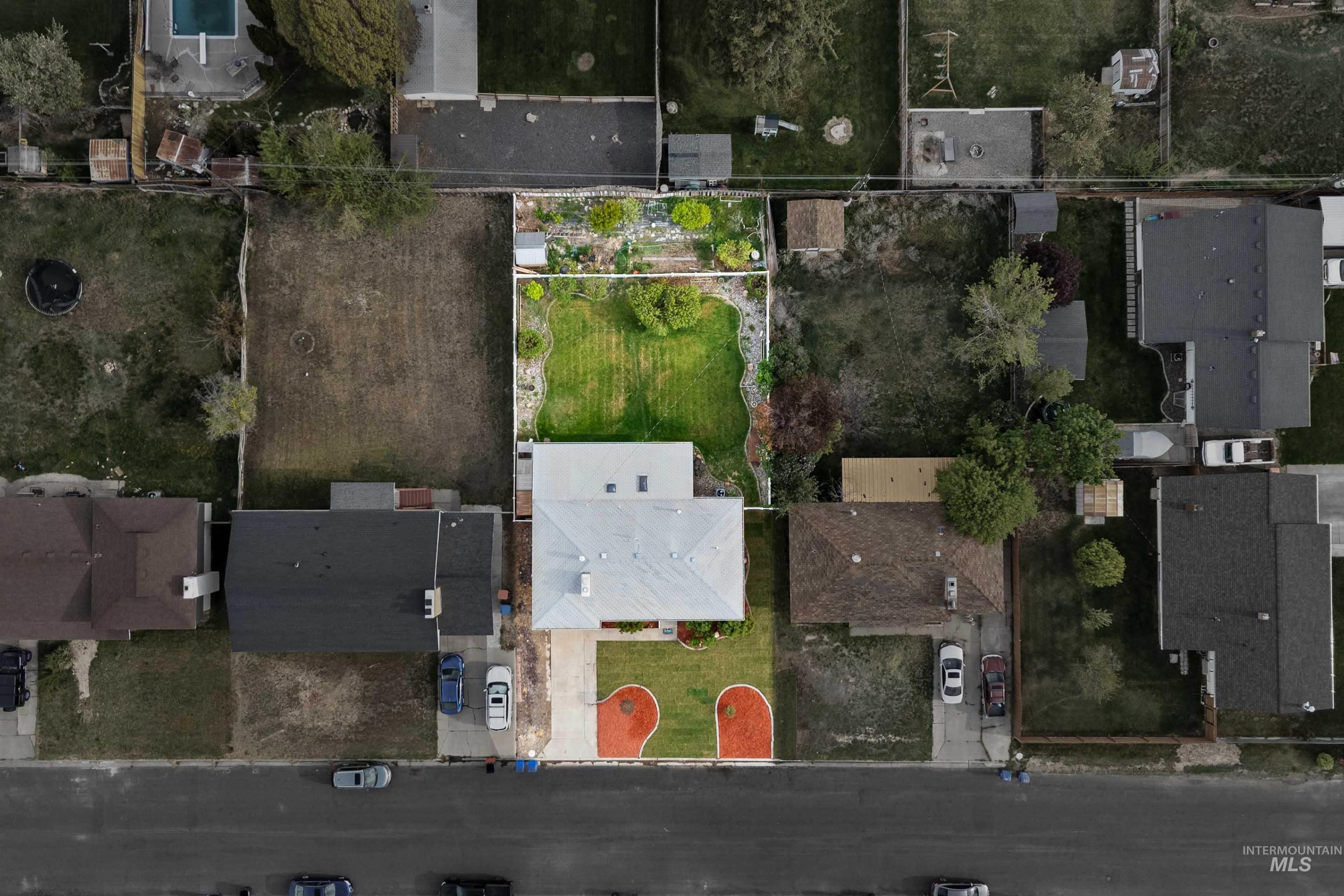 1969 9th Ave E, Twin Falls, Idaho 83301, 4 Bedrooms, 2 Bathrooms, Residential For Sale, Price $350,000,MLS 98983240